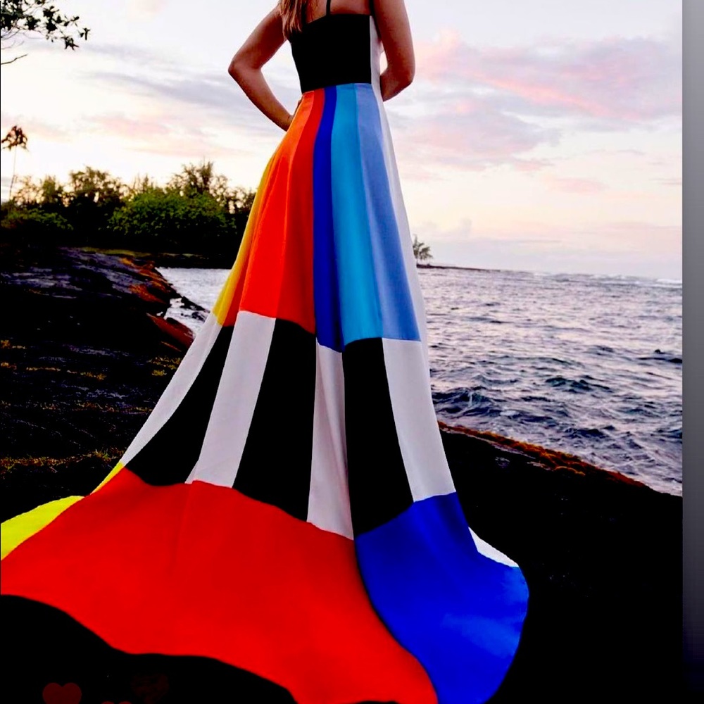 ISO Christopher John Rogers colorblock gown. Bergdorf’s and Saks. In size 4 or 6